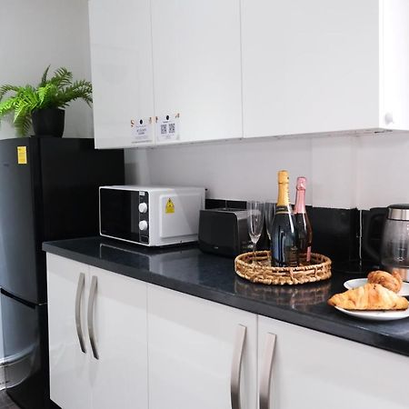 Bee Stays - Northway House Warrington  Esterno foto